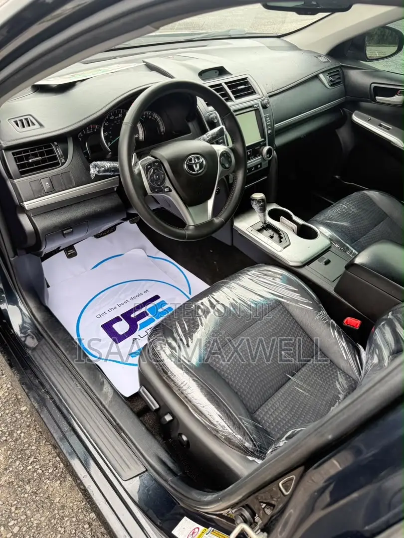Toyota Camry SE 4dr Sedan (3.5L 6cyl 6A) 2014 Black
