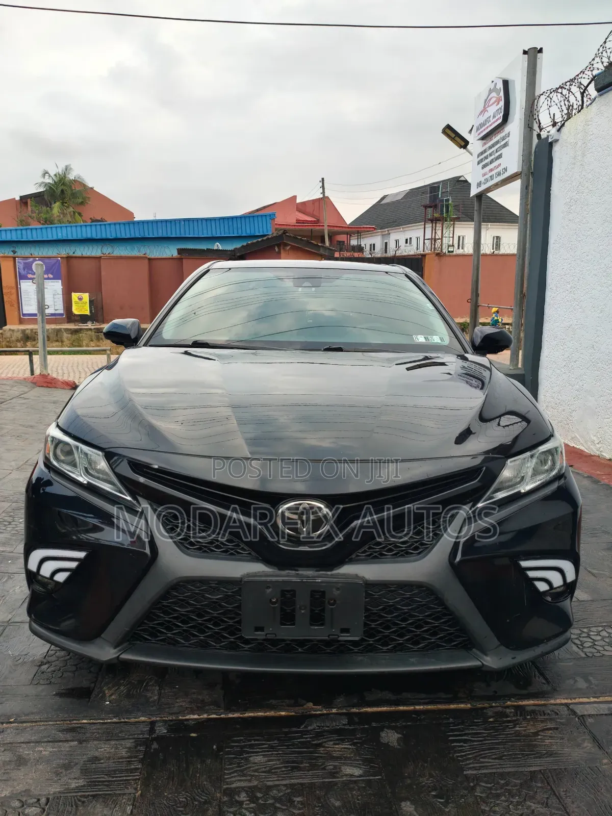 Toyota Camry SE FWD (2.5L 4cyl 8AM) 2018 Black