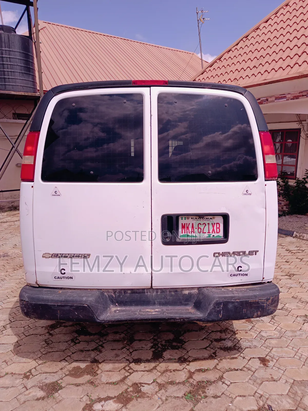 Chevrolet Shcool Bus 2007 White