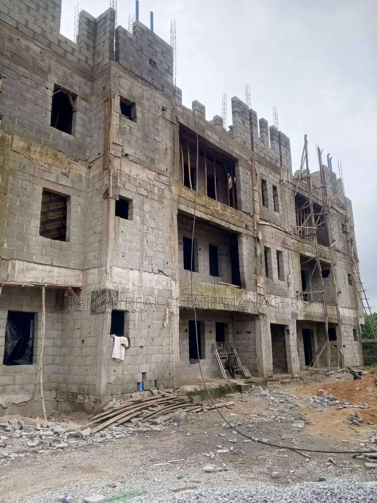 3bdrm Block of Flats in Dape for sale