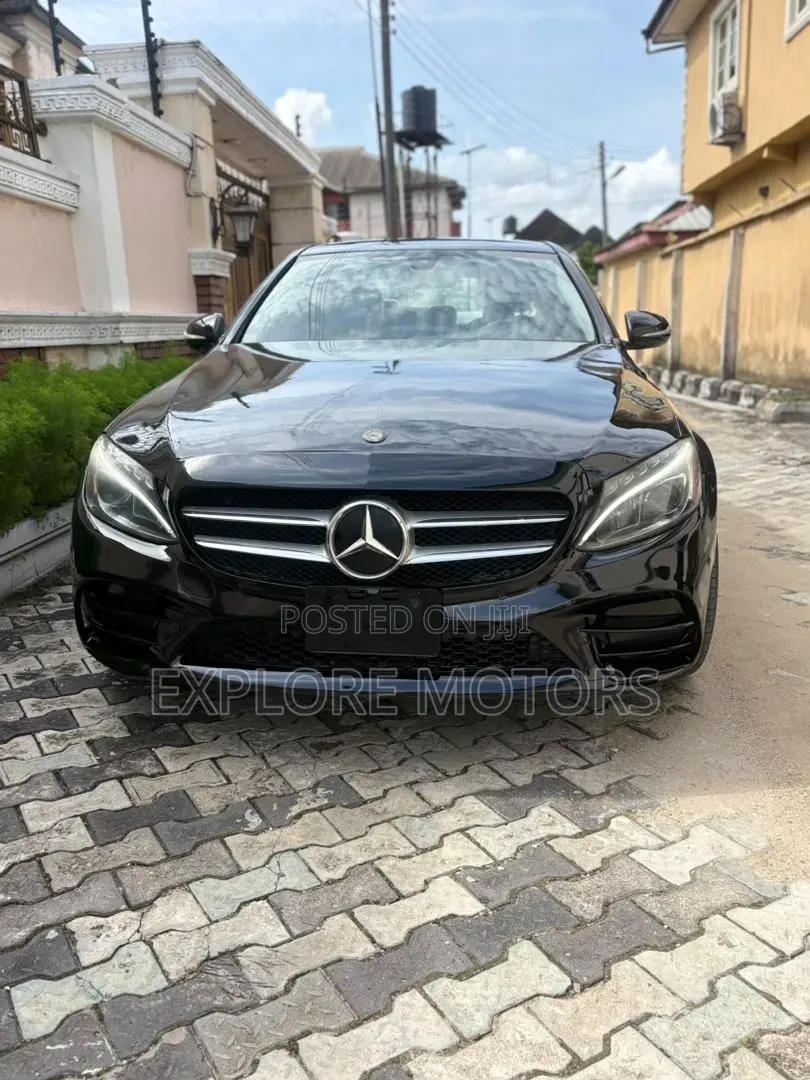 Mercedes-Benz C300 2014 Black