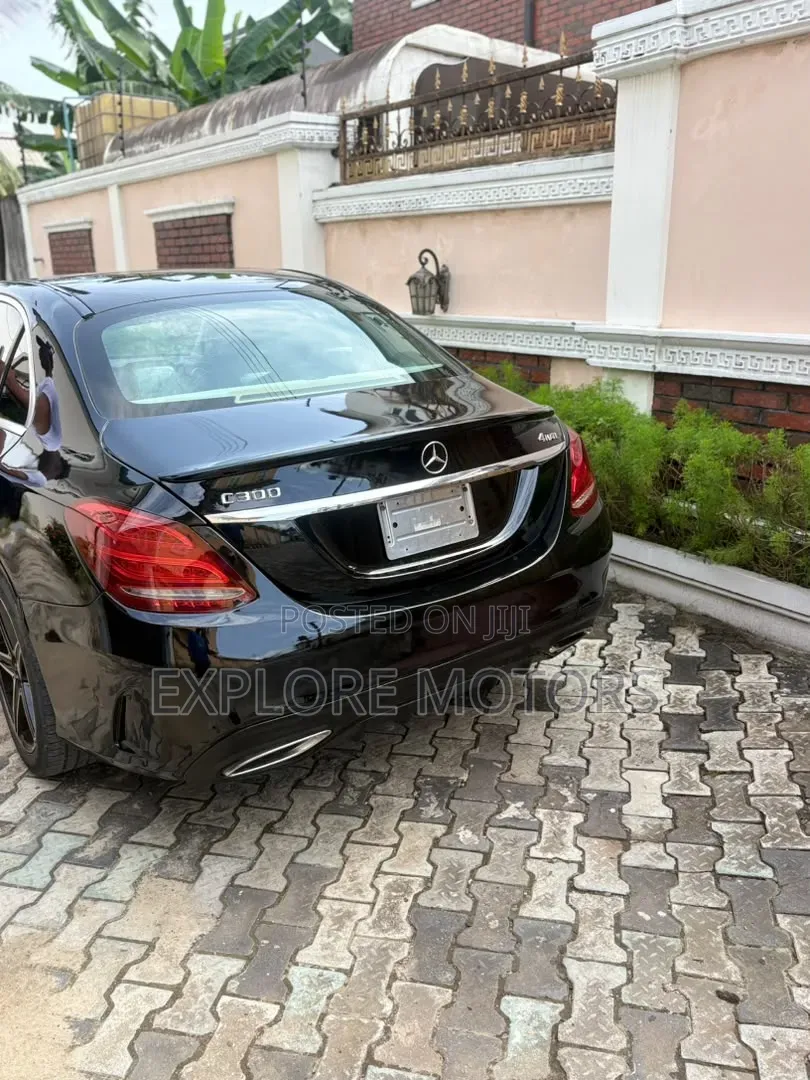 Mercedes-Benz C300 2014 Black