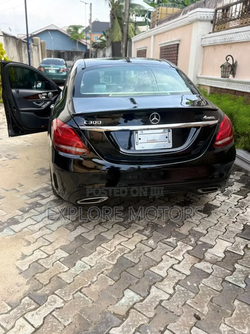 Mercedes-Benz C300 2014 Black