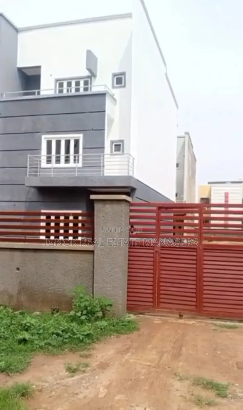 4bdrm Duplex in Life Camp for sale