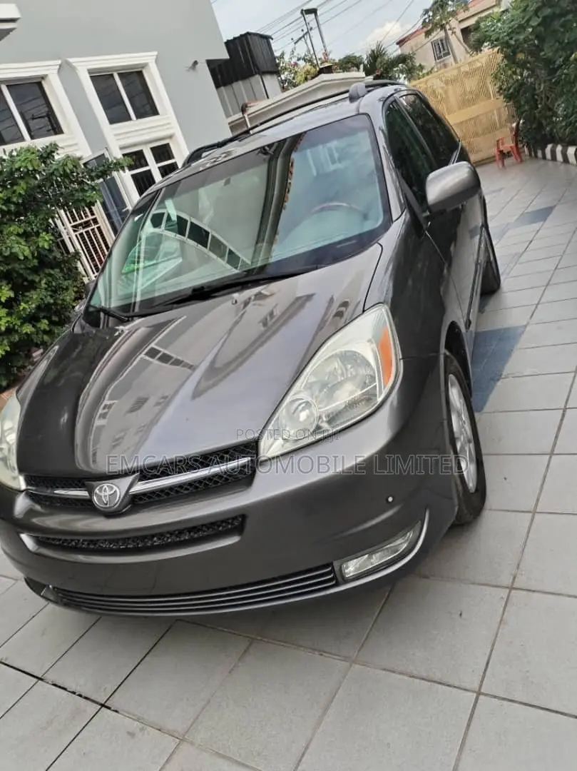 Toyota Sienna XLE Limited AWD 2005 Gray
