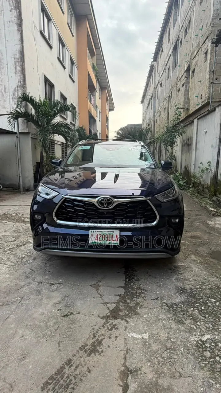 Toyota Highlander Platinum AWD 2026 Blue