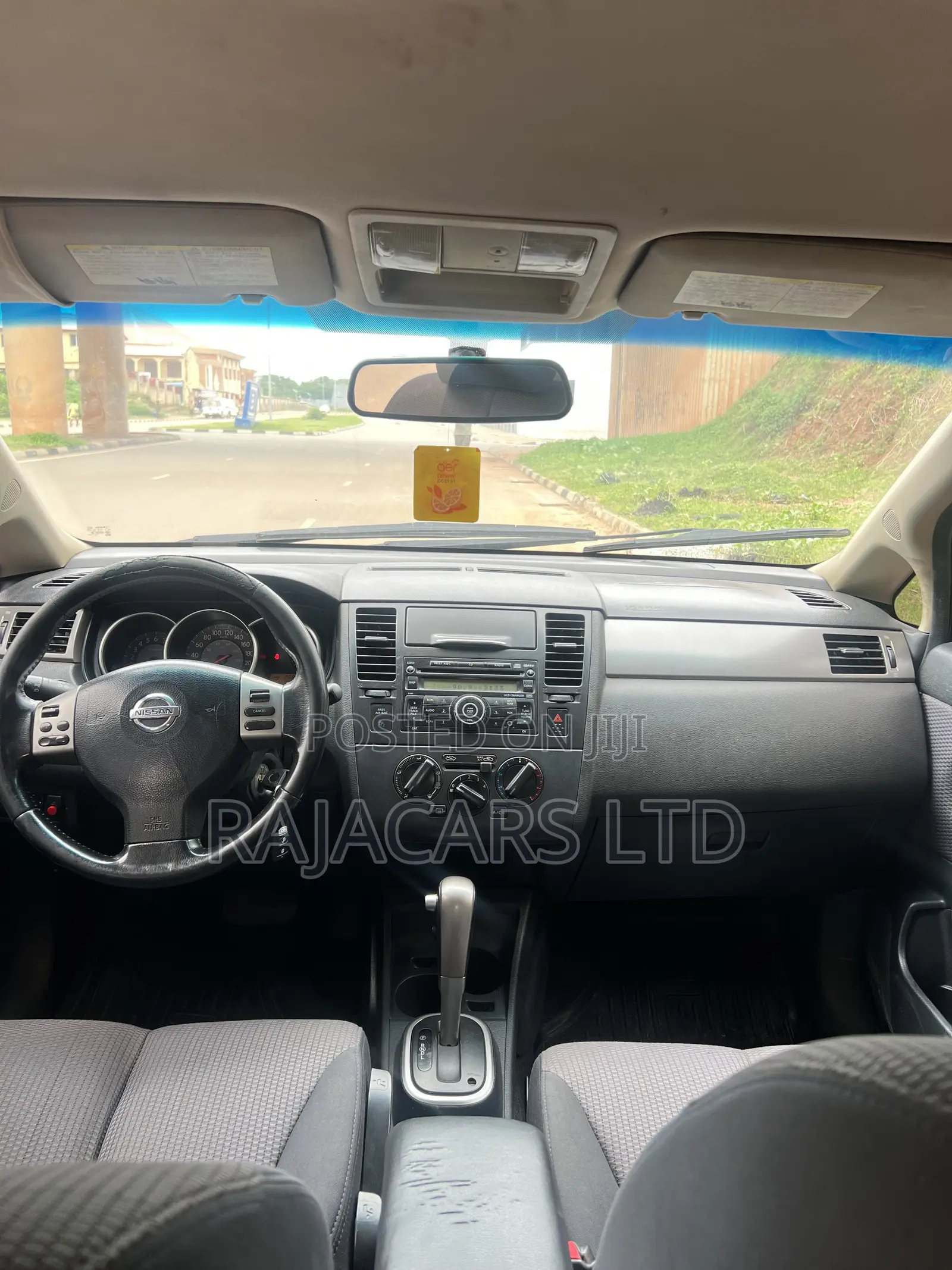 Nissan Versa 1.8 S Hatchback 2007 Blue