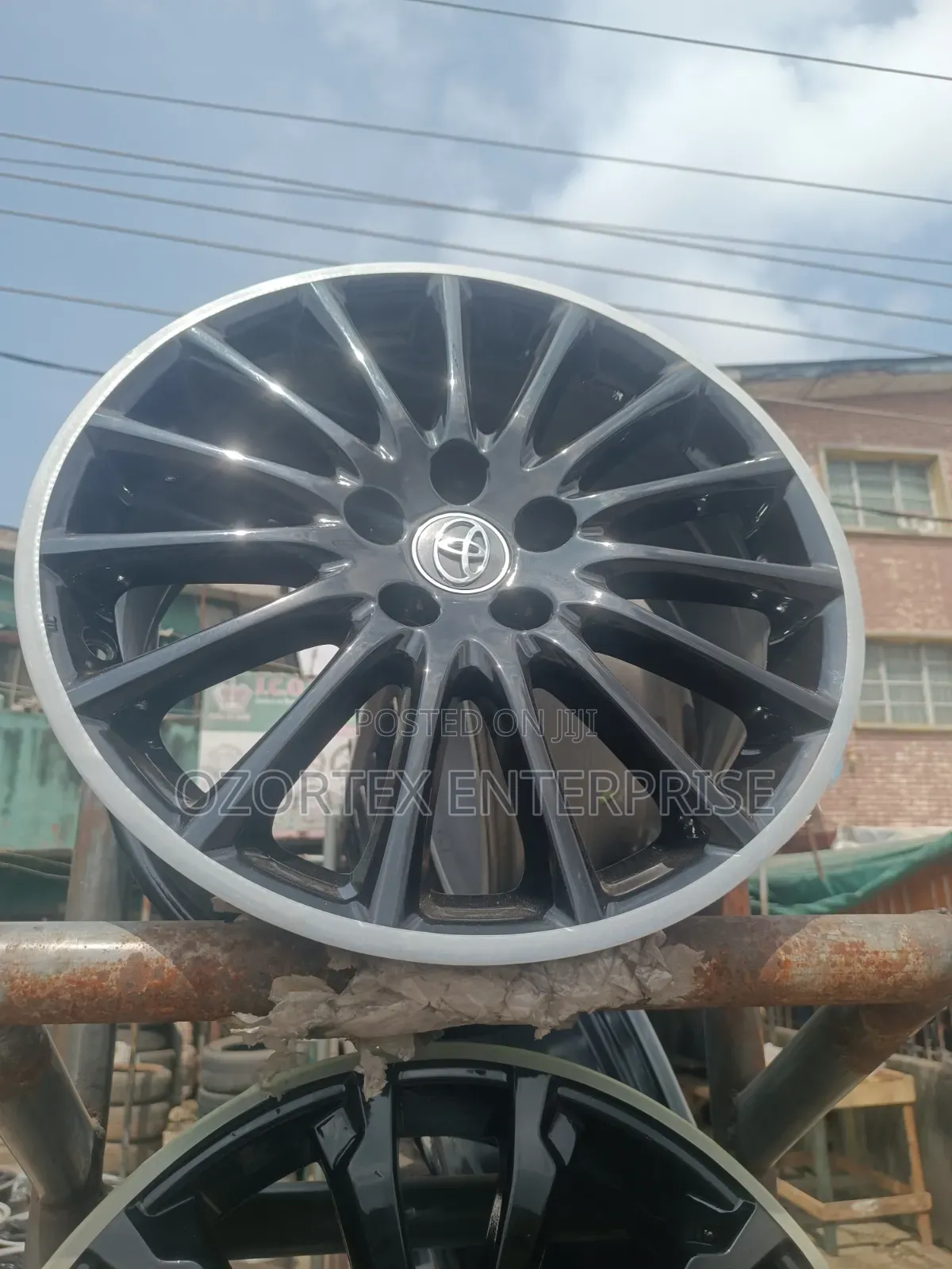 18rim for Camry and Lexus All Black Tokunbo