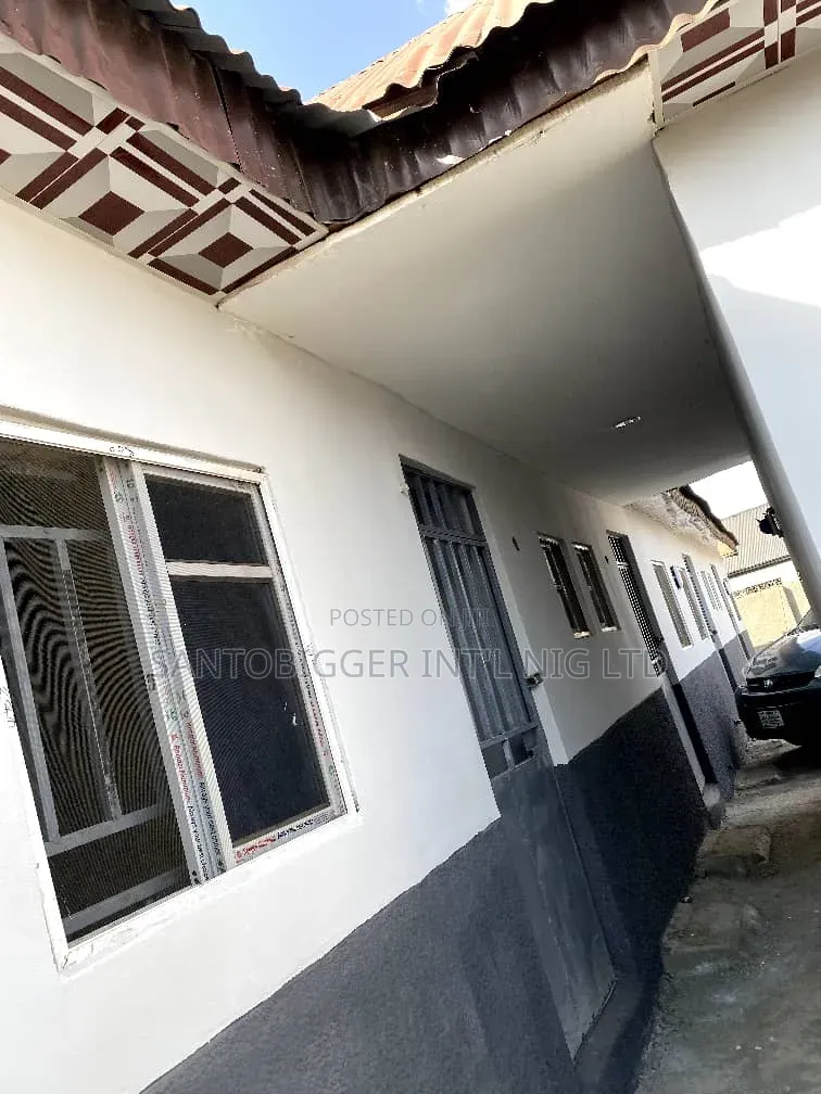 1bdrm Bungalow in Santobigger, Kiami for rent
