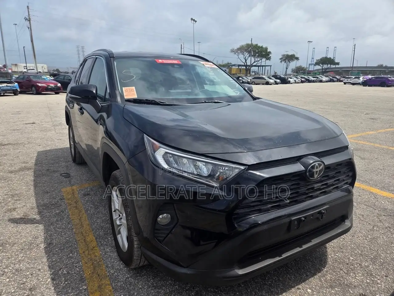 Toyota RAV4 XLE 2021 Black