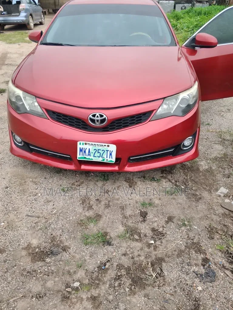 Toyota Camry 2014 Red