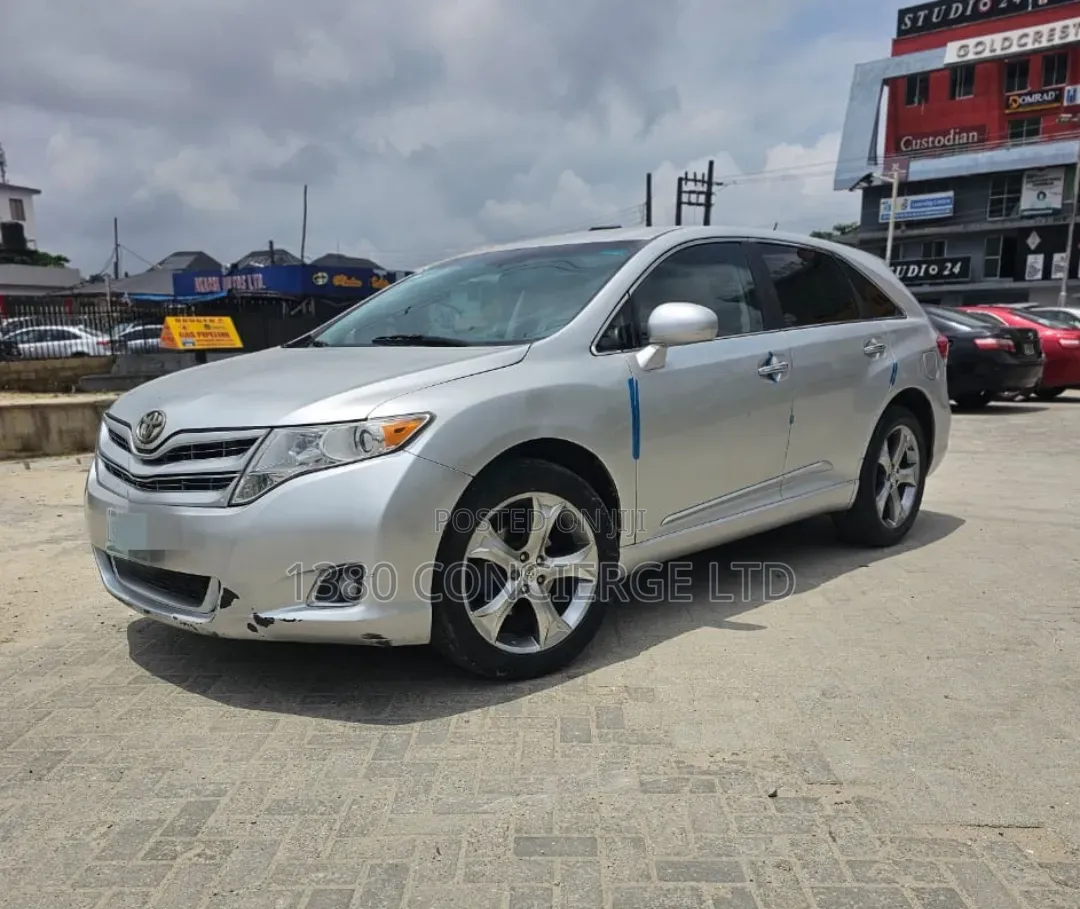 Toyota Venza 2011 Silver