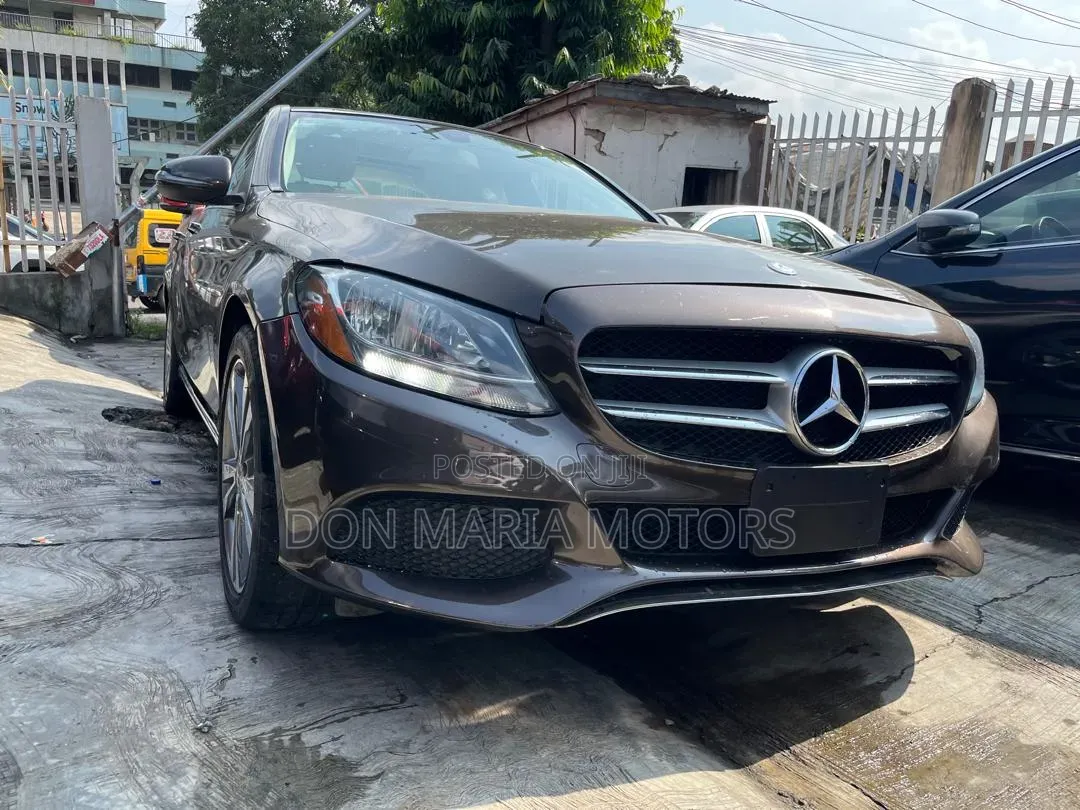 Mercedes-Benz C300 Luxury Sedan RWD (2.0L 4cyl 7A) 2016 Brown