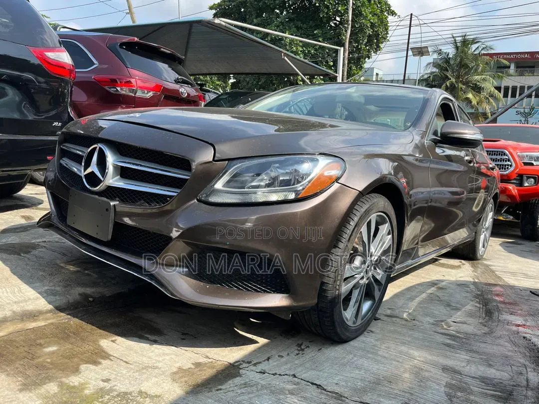 Mercedes-Benz C300 Luxury Sedan RWD (2.0L 4cyl 7A) 2016 Brown