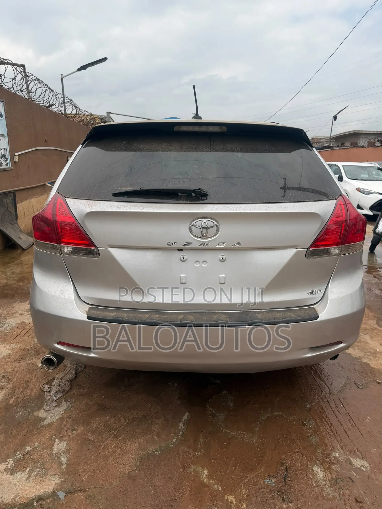 Toyota Venza AWD 2010 Silver