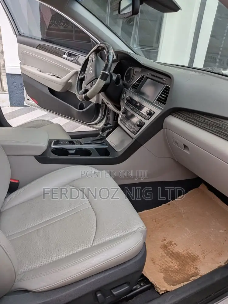 Hyundai Sonata Limited 4dr Sedan (2.4L 4cyl 6A) 2015 Silver