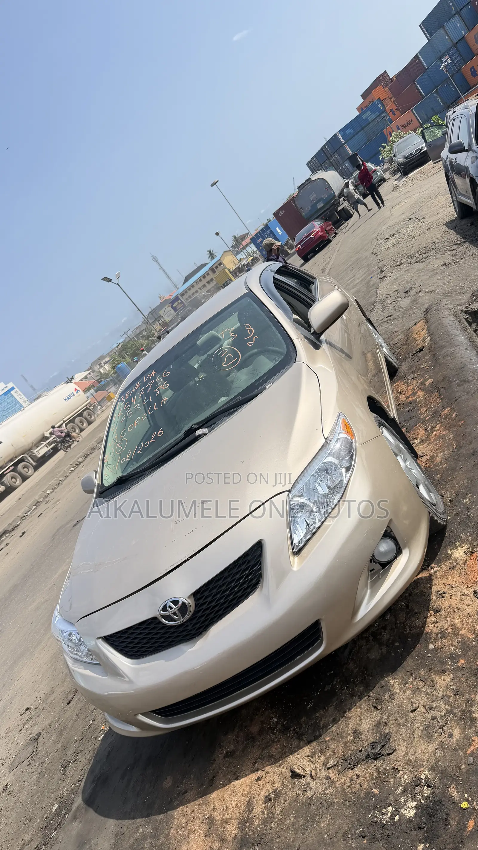 Toyota Corolla LE 4dr Sedan (1.8L 4cyl 4A) 2010 Gold