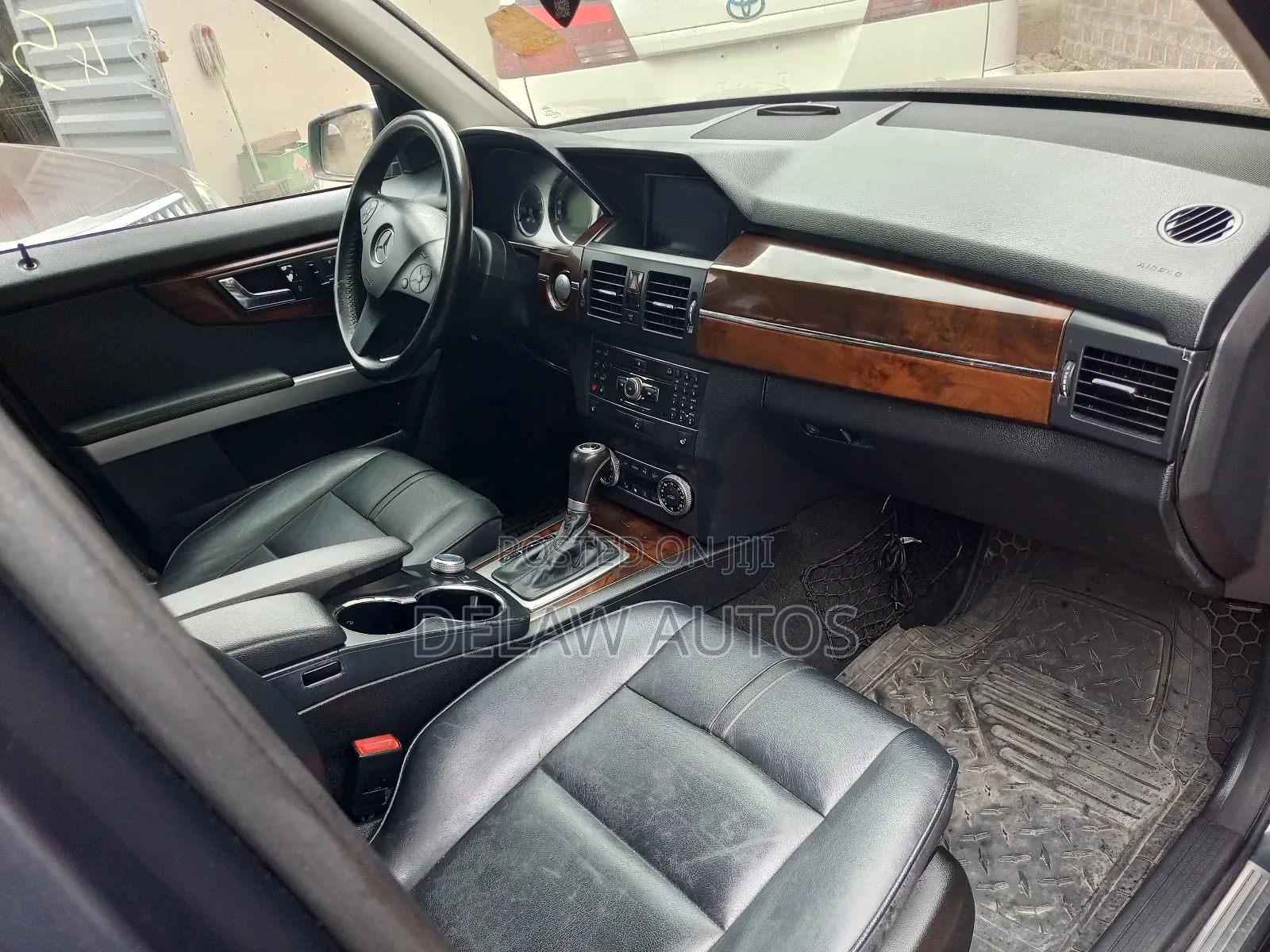 Mercedes-Benz GLK-Class 2010 Gray