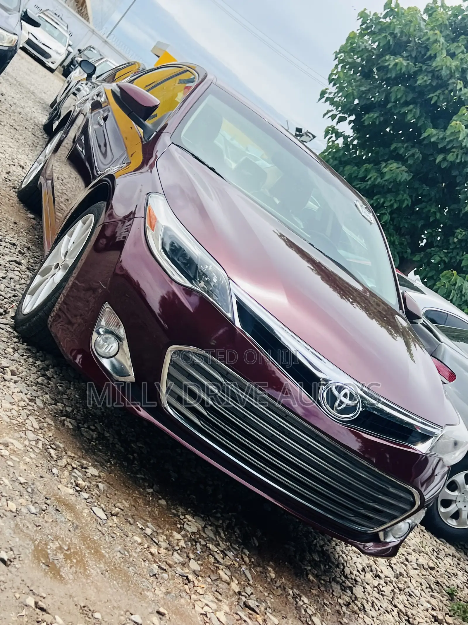 Toyota Avalon XLE Premium Sedan FWD (3.5L 6cyl 6A) 2013 Maroon