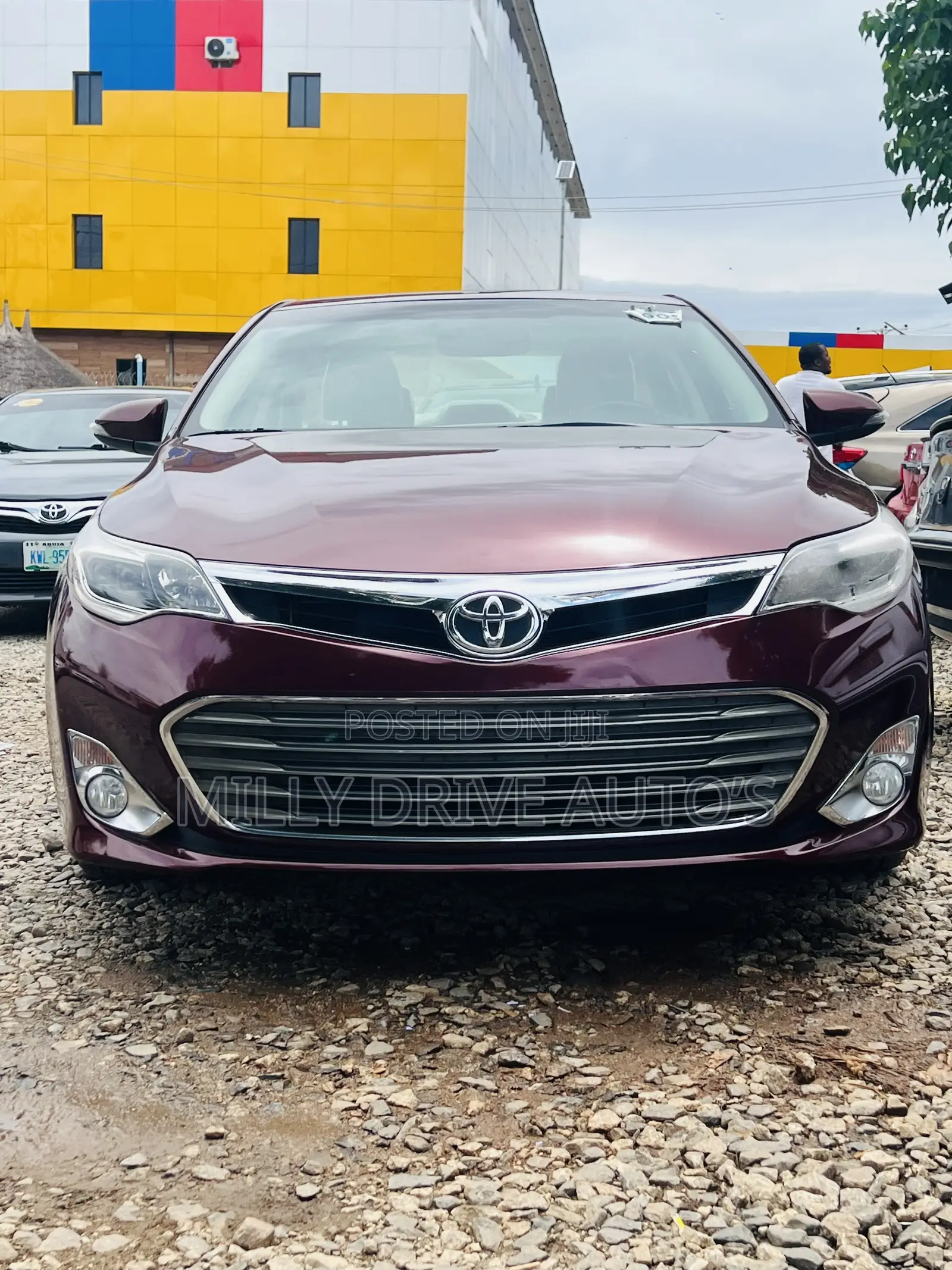 Toyota Avalon XLE Premium Sedan FWD (3.5L 6cyl 6A) 2013 Maroon