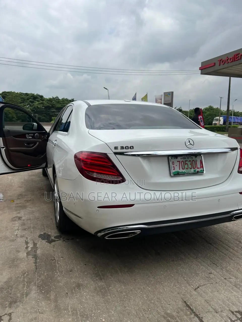 Mercedes-Benz E300 4Matic AWD Sedan (2.0L 4cyl 9A) 2017 White