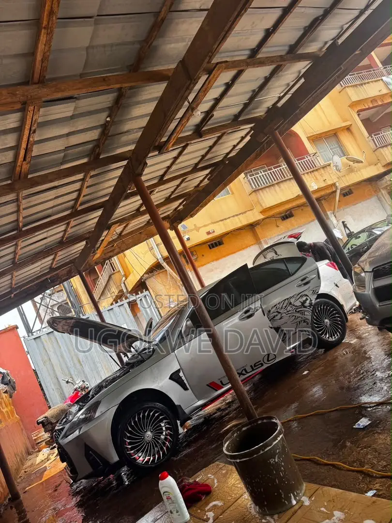 Lexus IS 2010 Silver