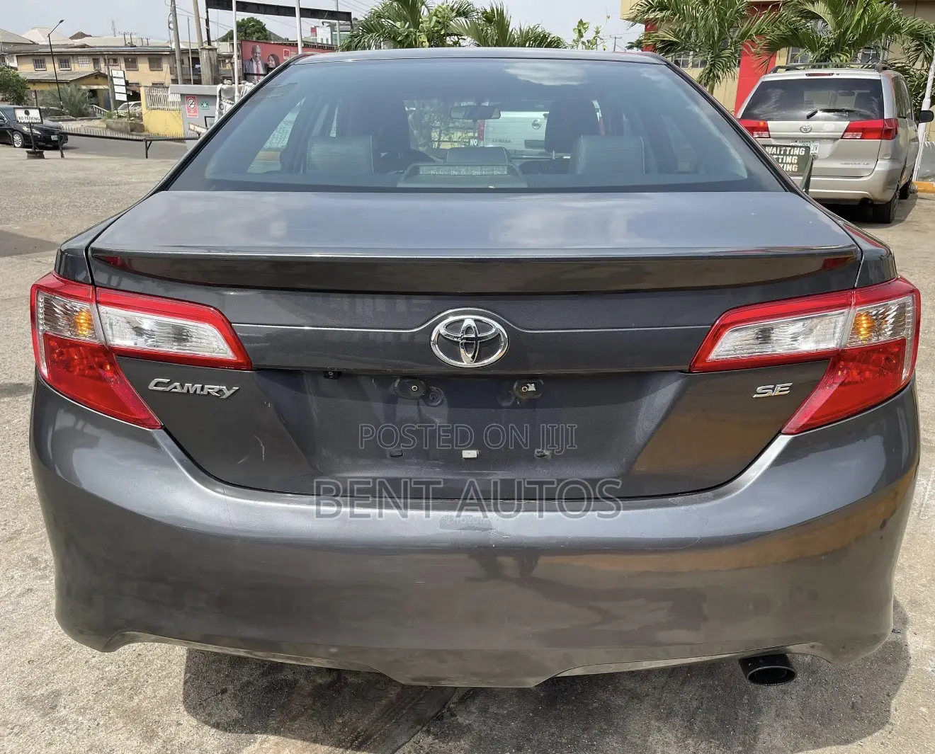 Toyota Camry SE 4dr Sedan (2.5L 4cyl 6A) 2012 Gray