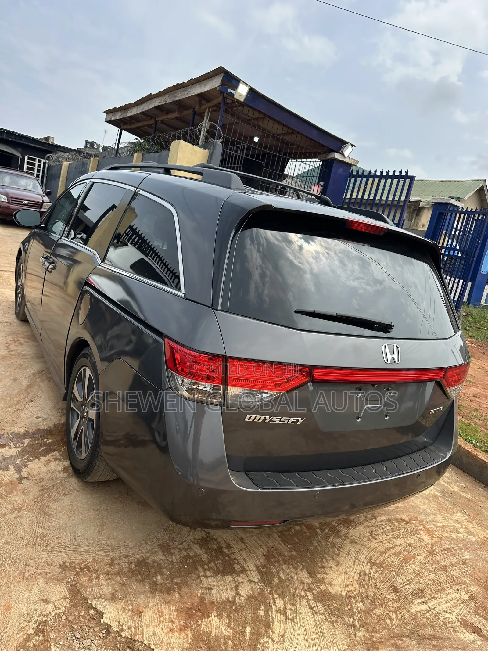 Honda Odyssey Touring 4dr Minivan (3.5L 6cyl 6A) 2014 Gray