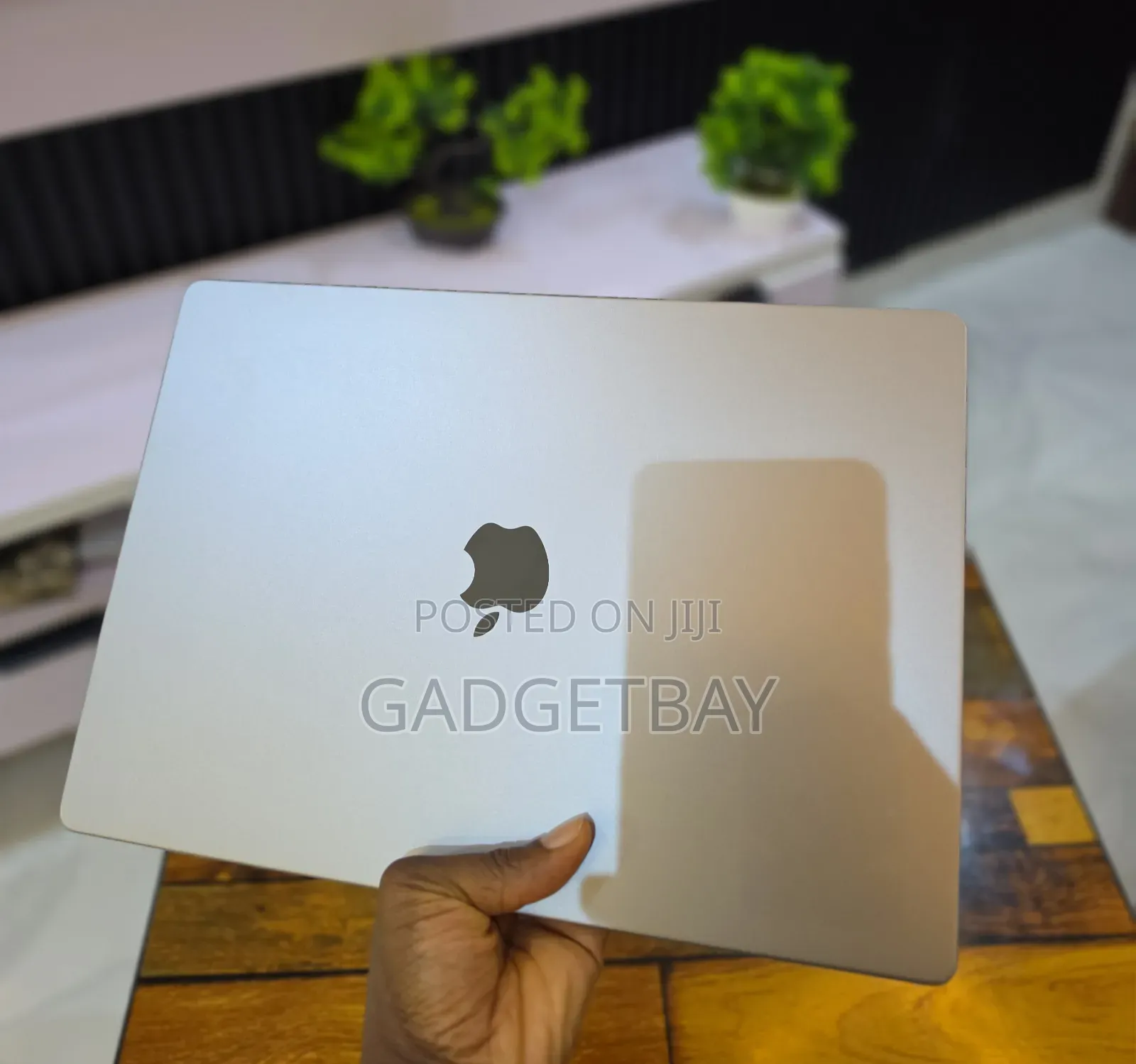 Laptop Apple MacBook Pro 2021 M1 16GB Apple M1 Pro SSD 512GB