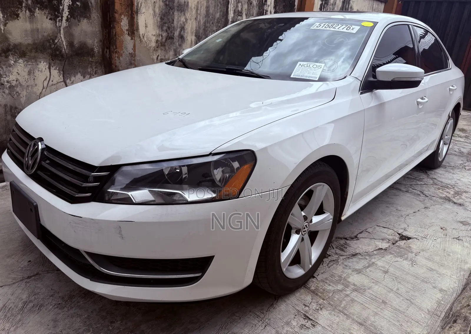 Volkswagen Passat 2012 White