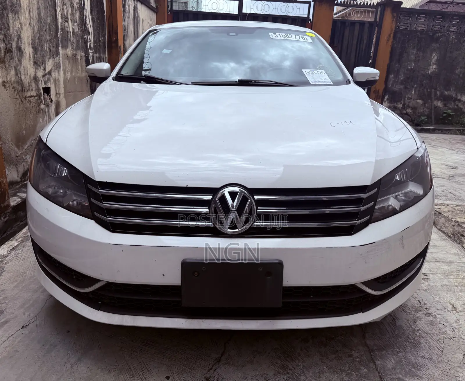 Volkswagen Passat 2012 White