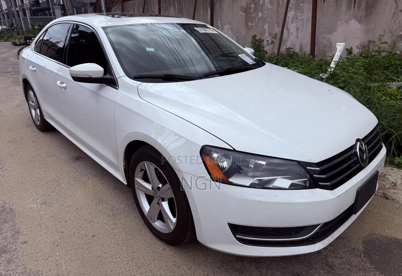 Volkswagen Passat 2012 White