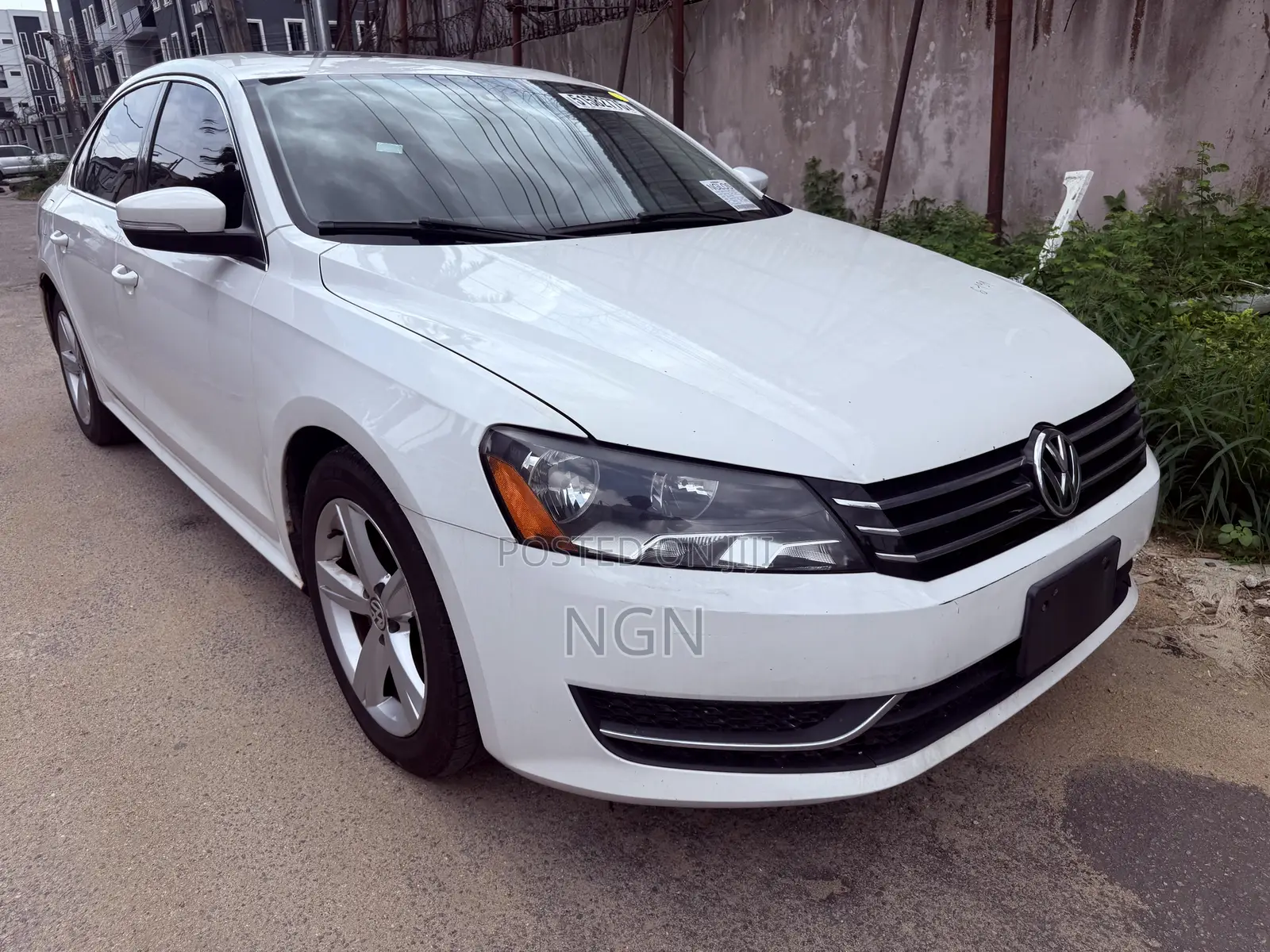 Volkswagen Passat 2012 White