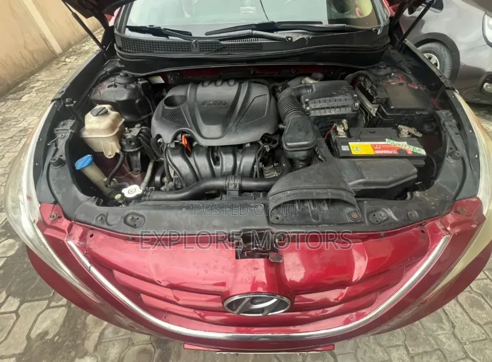 Hyundai Sonata 2012 Red
