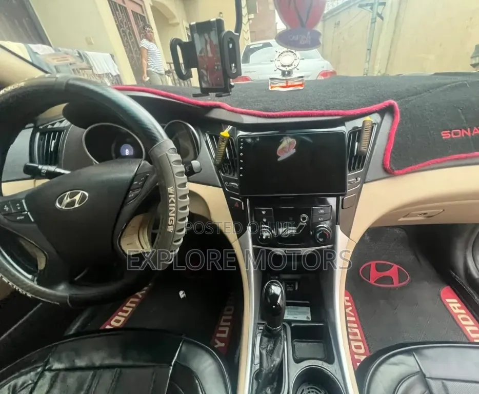 Hyundai Sonata 2012 Red