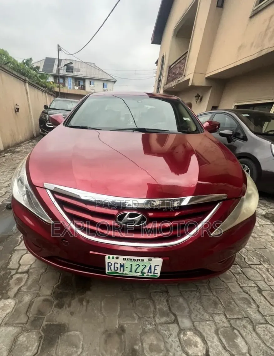 Hyundai Sonata 2012 Red