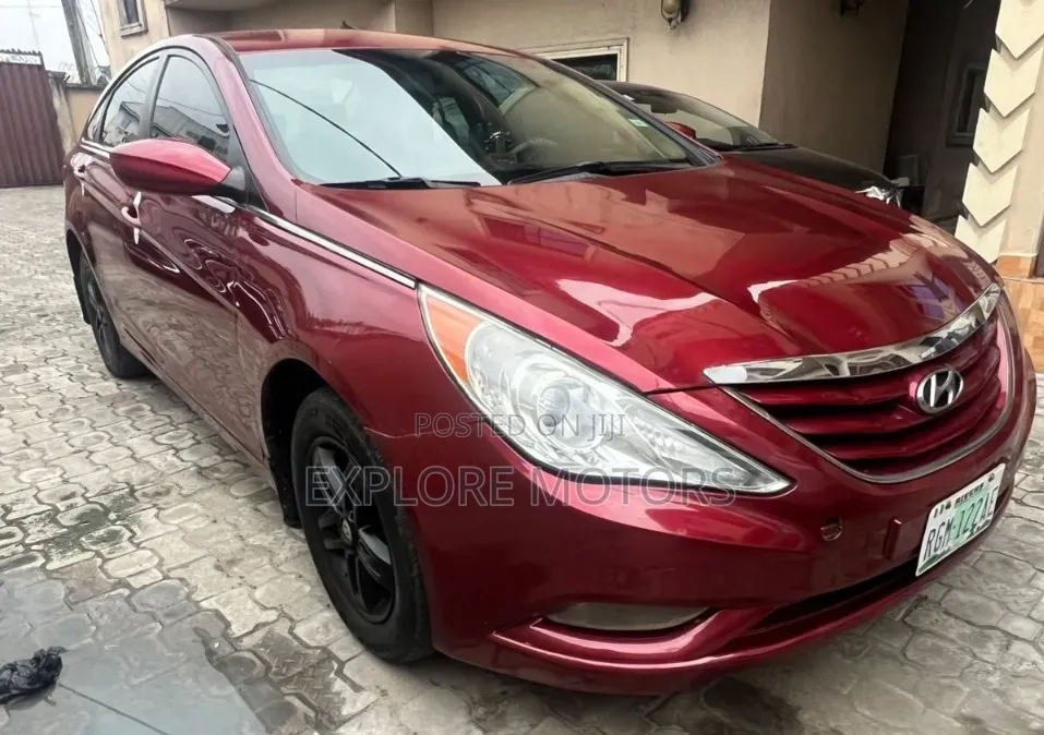 Hyundai Sonata 2012 Red