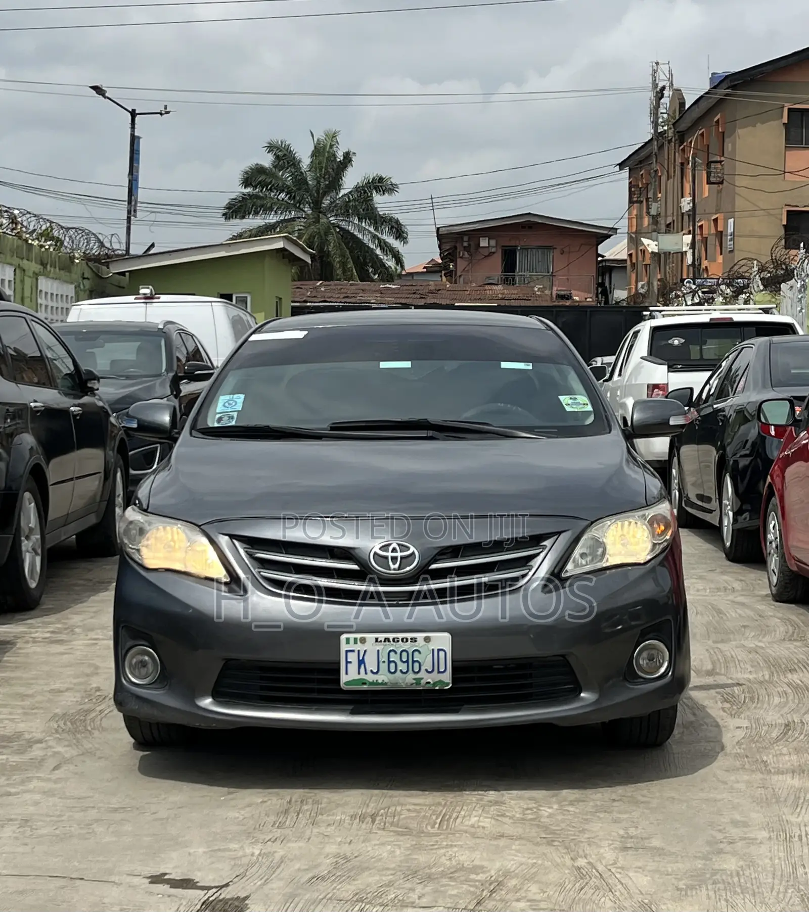 Toyota Corolla LE 4dr Sedan (1.8L 4cyl 4A) 2012 Gray