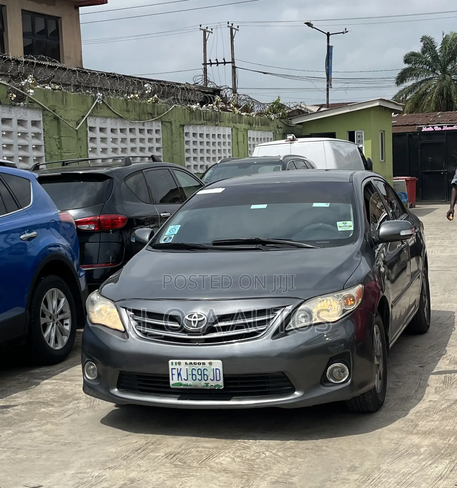 Toyota Corolla LE 4dr Sedan (1.8L 4cyl 4A) 2012 Gray