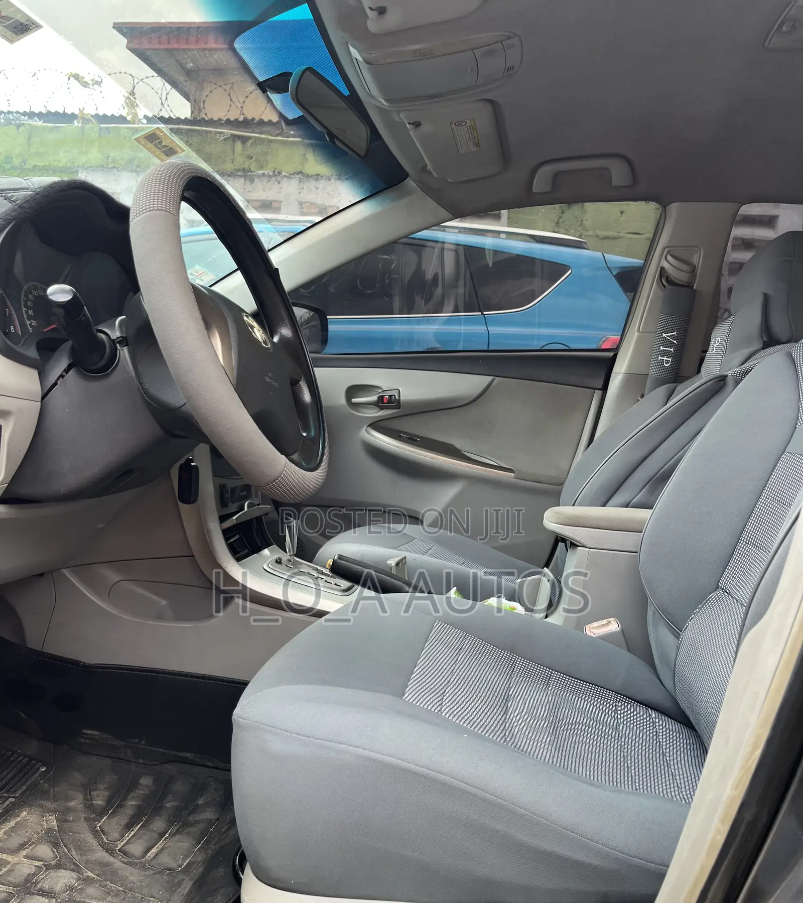 Toyota Corolla LE 4dr Sedan (1.8L 4cyl 4A) 2012 Gray