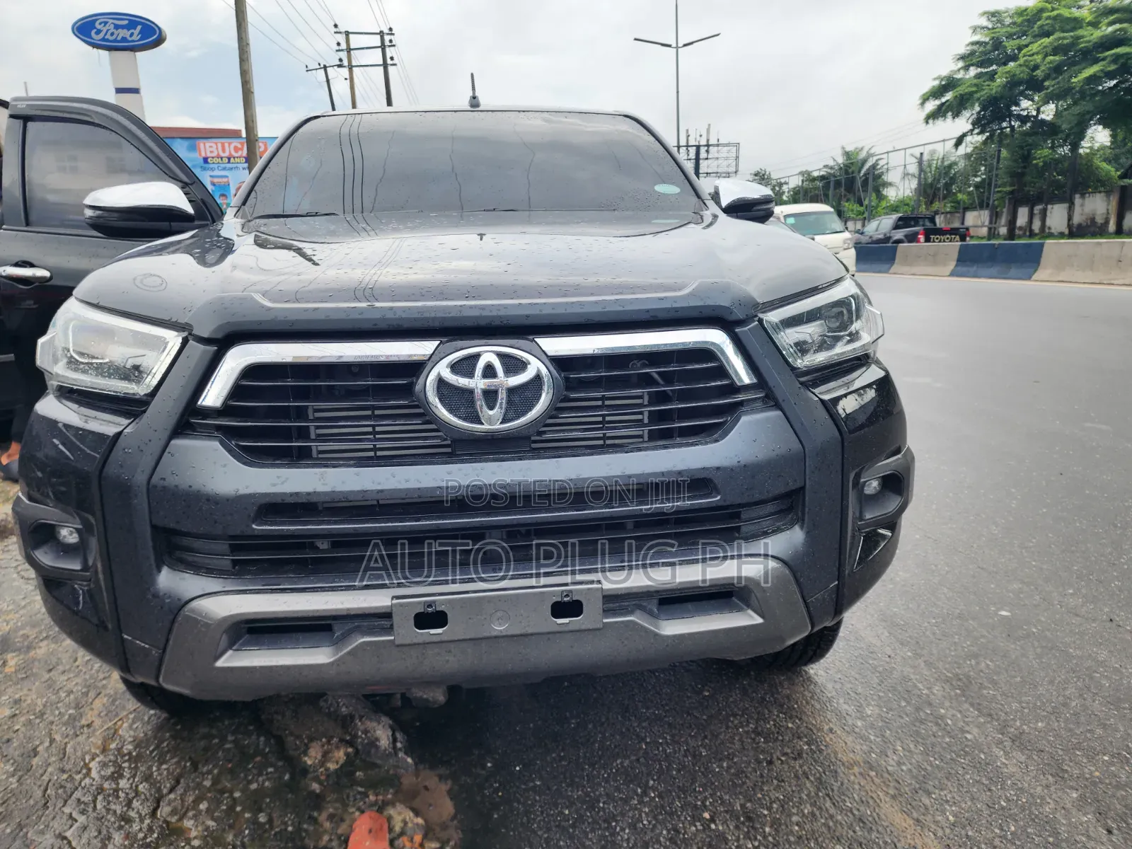 Toyota Hilux 2025 Black