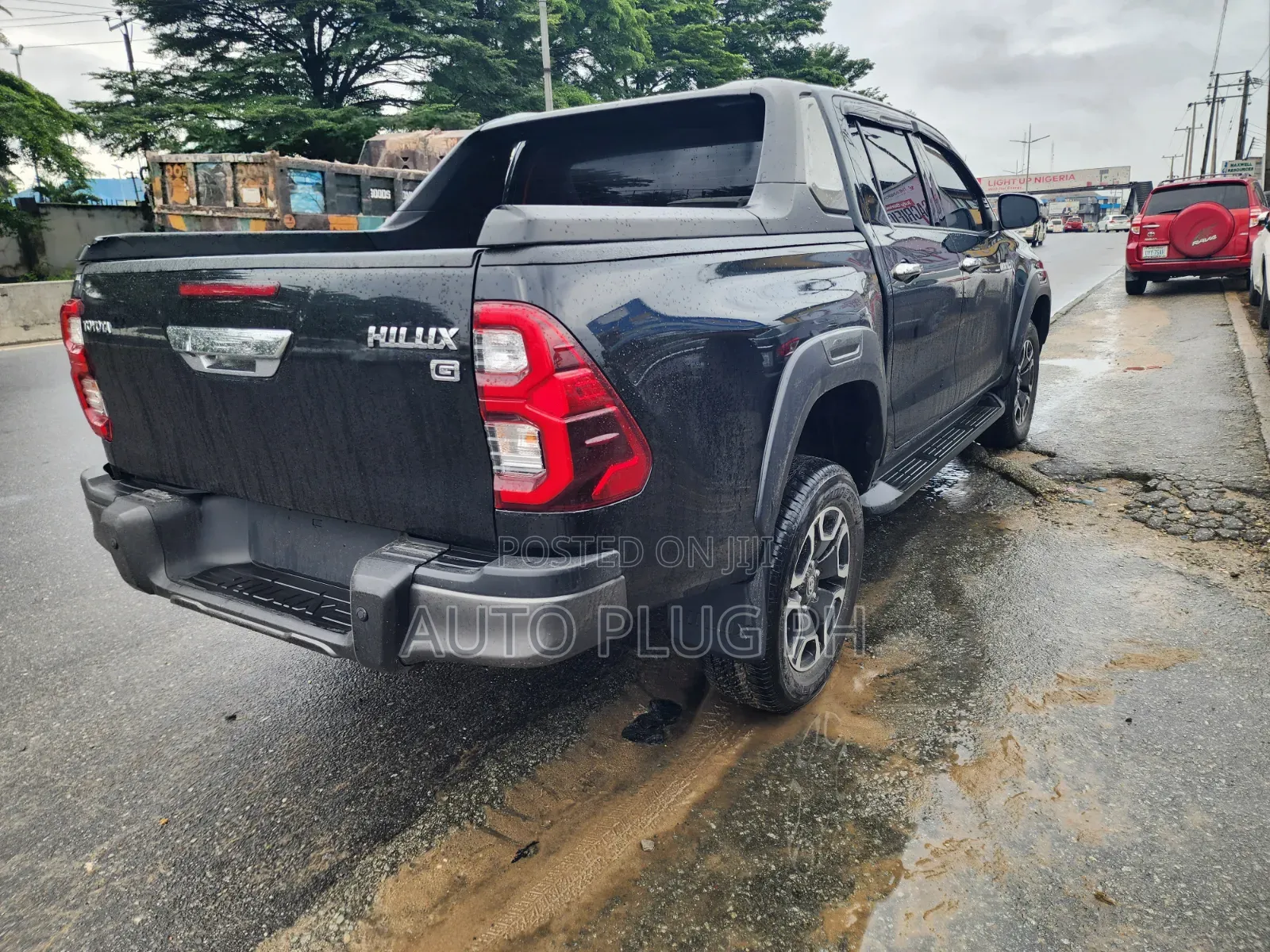 Toyota Hilux 2025 Black