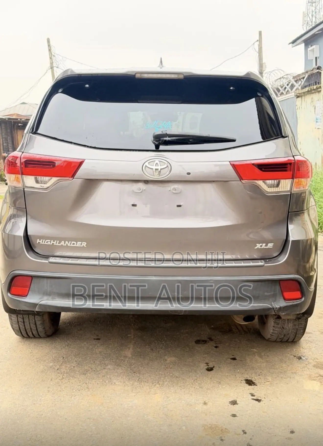 Toyota Highlander XLE 4x4 V6 (3.5L 6cyl 8A) 2018 Gray