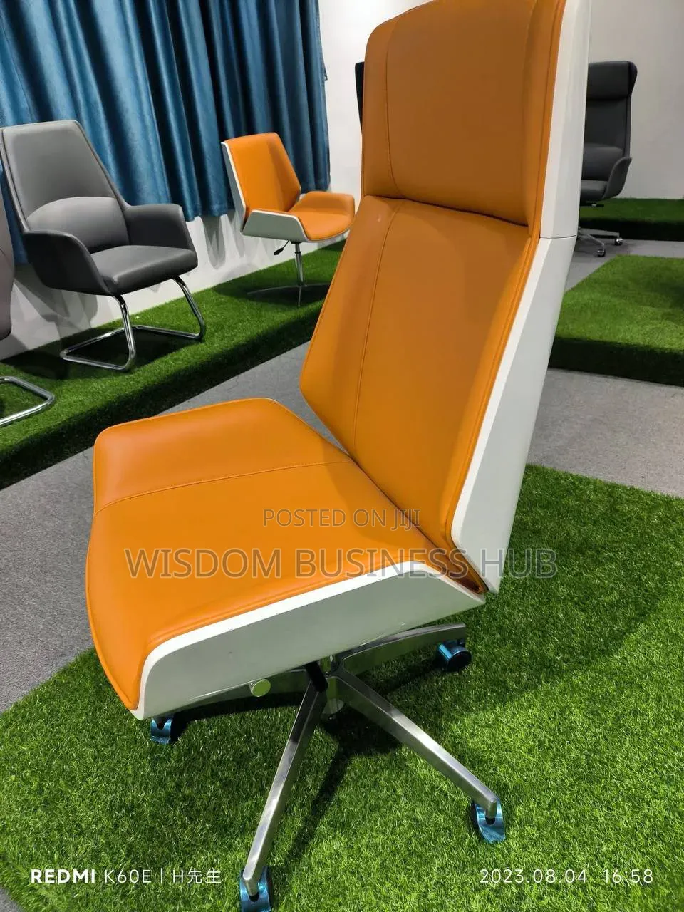 Modern Executive Office Chair With Shell Back