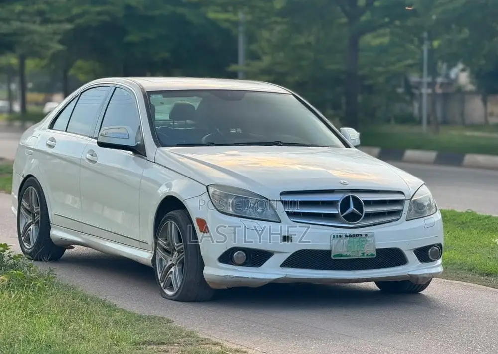 Mercedes-Benz C300 2009 White