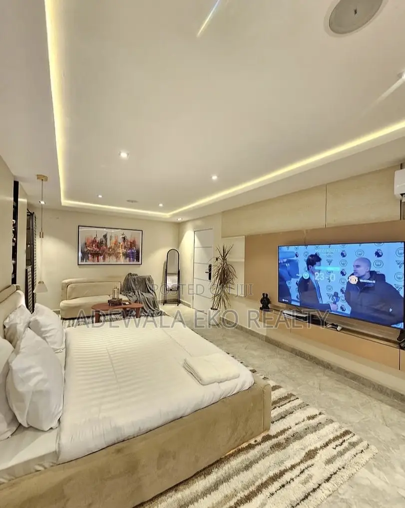 Spacious Studio Shortlet Lekki Phase 1 (PS5,24/7 Power)