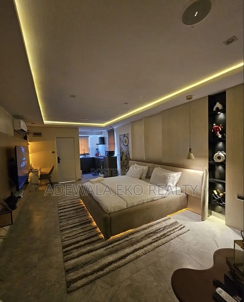Spacious Studio Shortlet Lekki Phase 1 (PS5,24/7 Power)