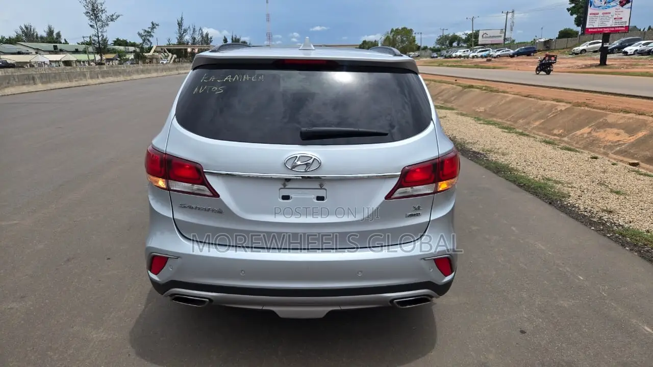 Hyundai Santa Fe Limited Ultimate AWD 2018 Silver