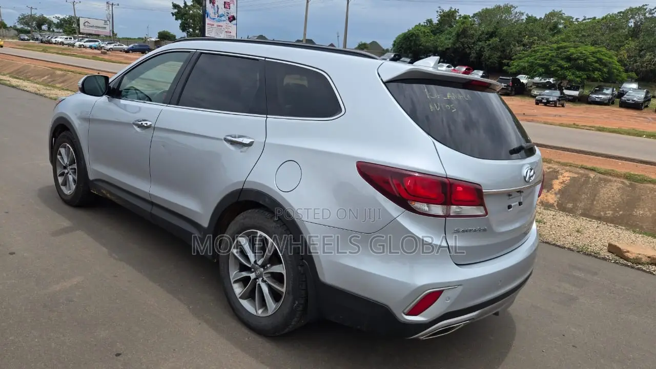 Hyundai Santa Fe Limited Ultimate AWD 2018 Silver