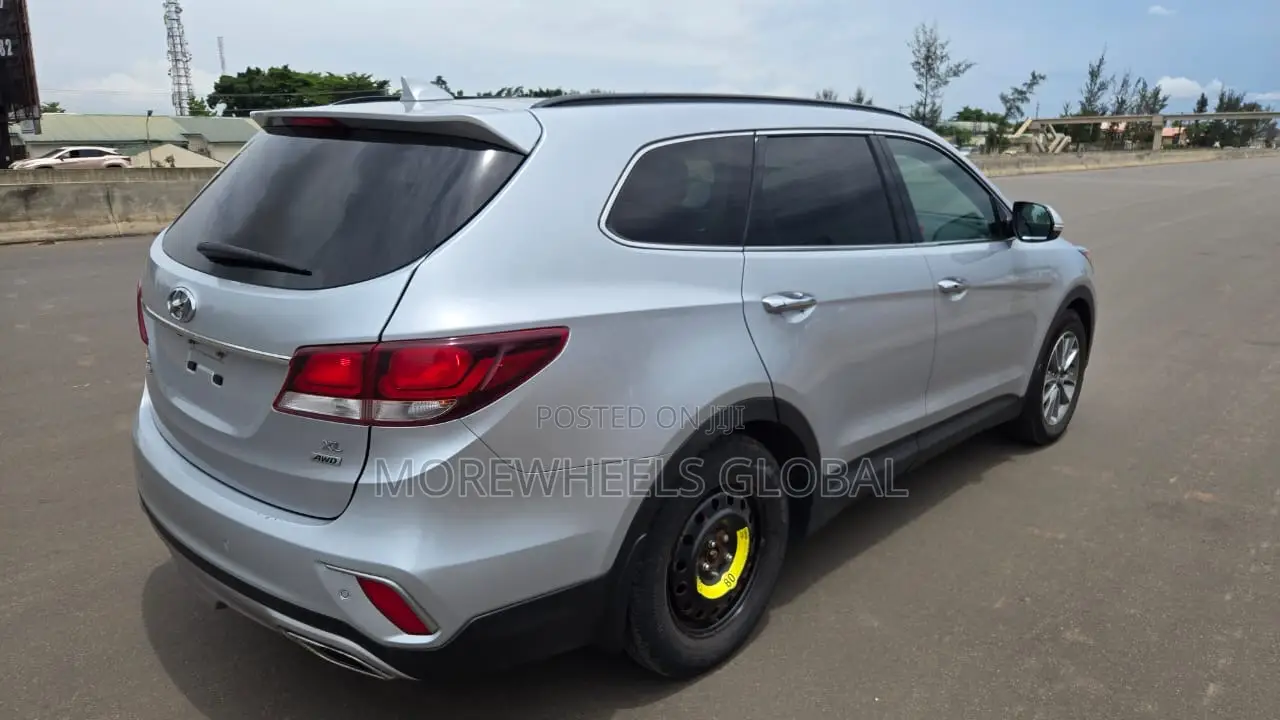 Hyundai Santa Fe Limited Ultimate AWD 2018 Silver